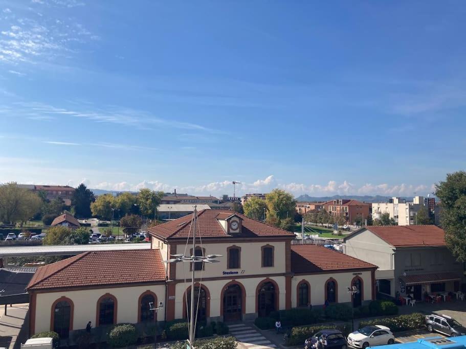 Appartamento Borgo Rane ألبا المظهر الخارجي الصورة